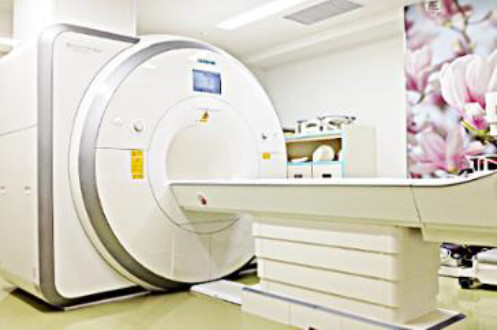 MRI（磁気共鳴コンピュータ断層撮影装置）